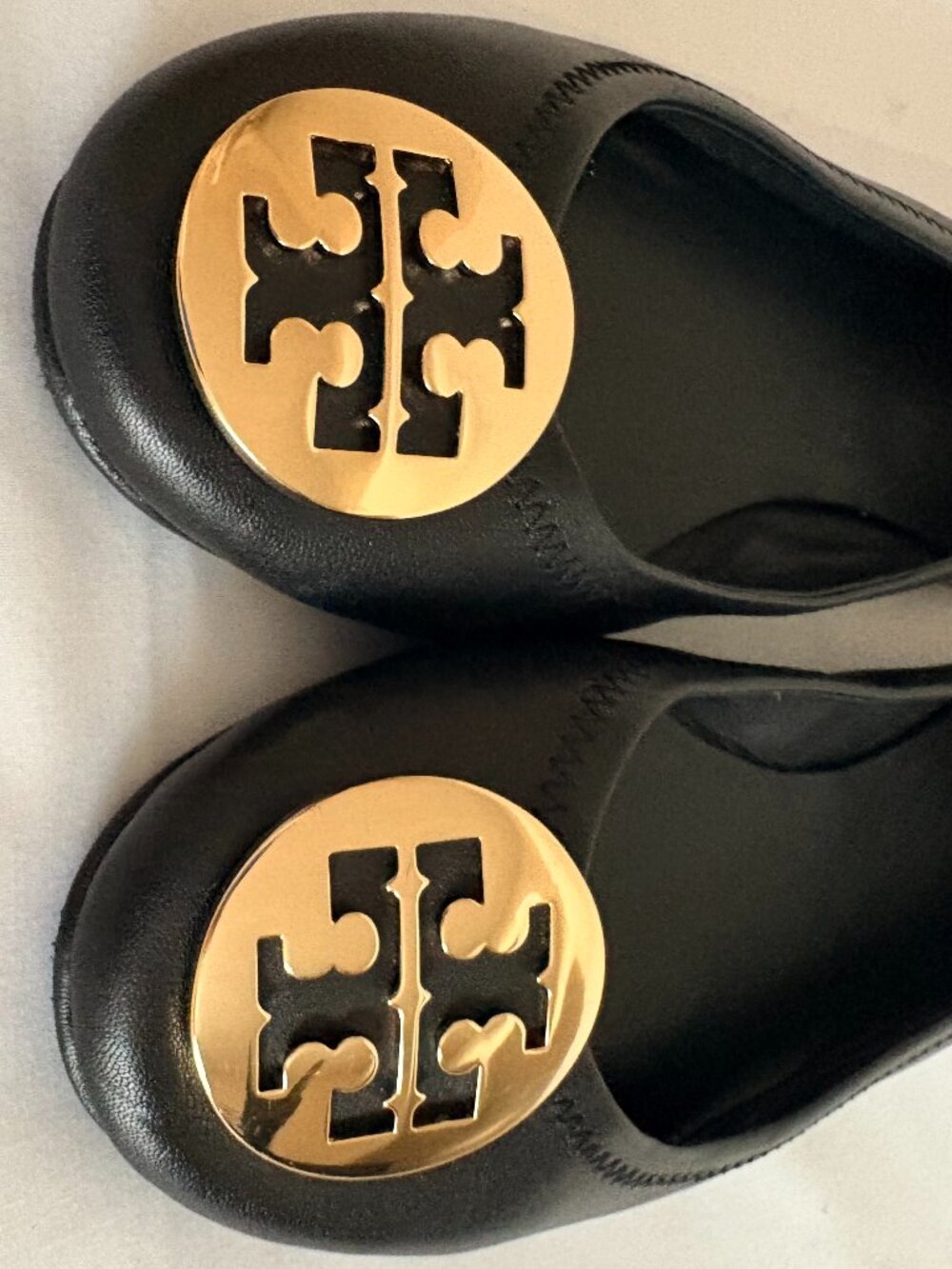 Tory Burch Womans Black Leather Mini Travel Ballet Flats Gold Metal Logo Size 9 - Picture 7 of 9